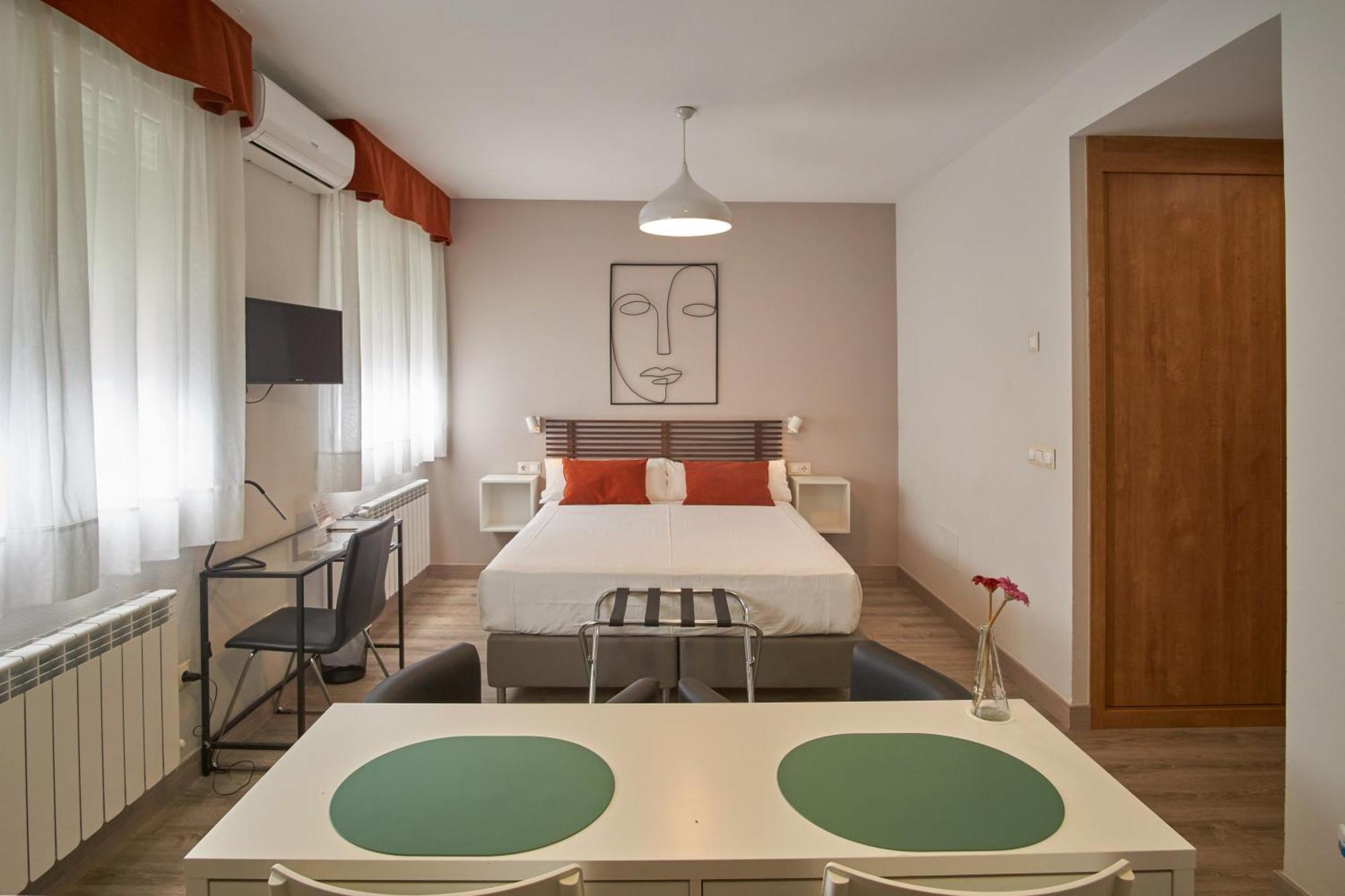 Apartamentos Los Arroyos Ponferrada Extérieur photo